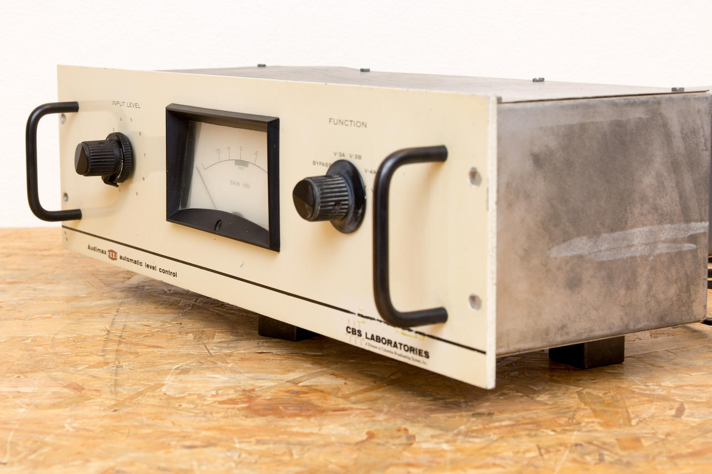 cbs_audimaxr2z_2265--07